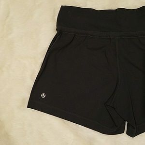 Lululemon gray high waisted shorts 6